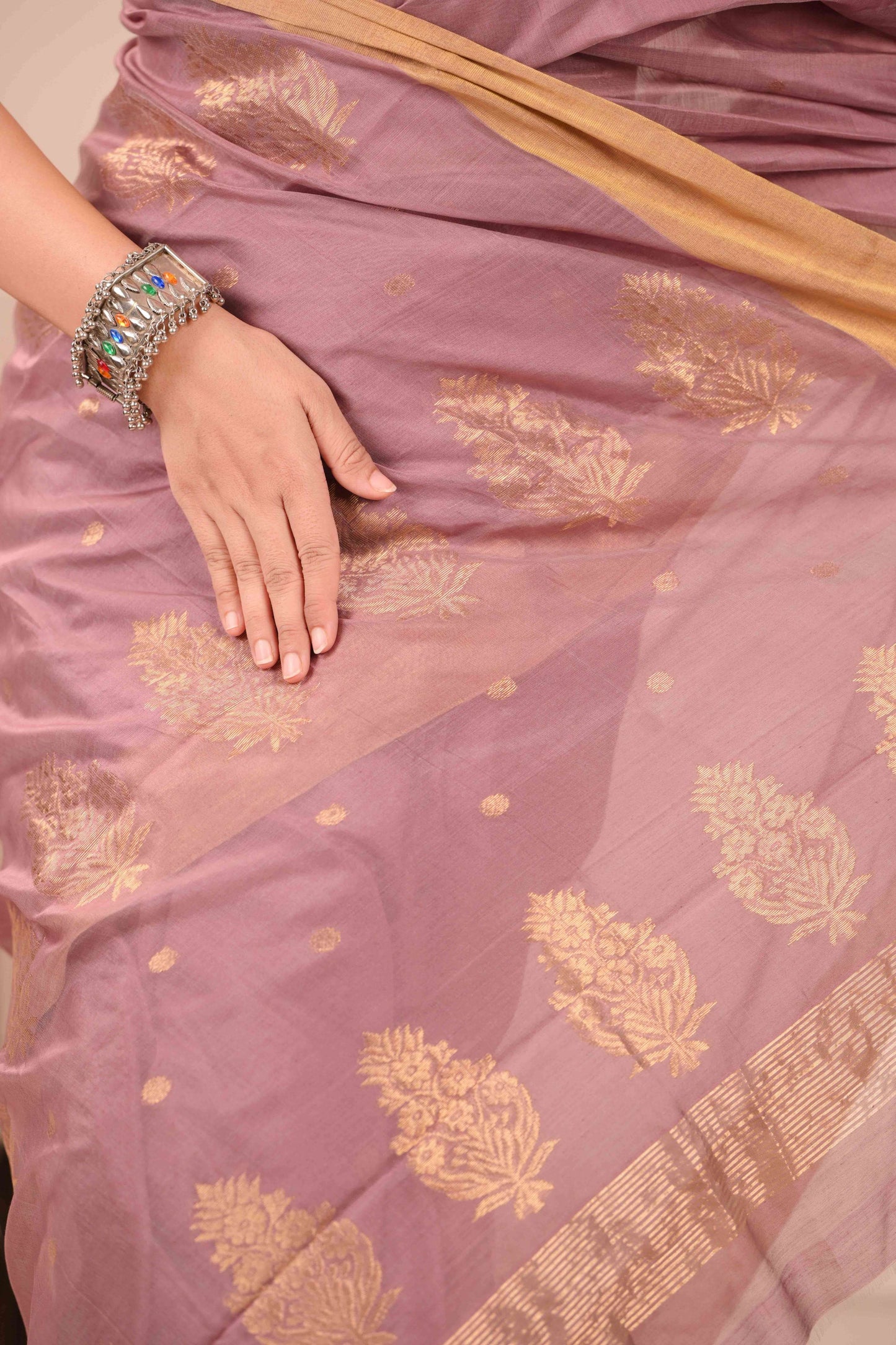 Gulabi Swarṇ Chanderi Cotton Silk Saree