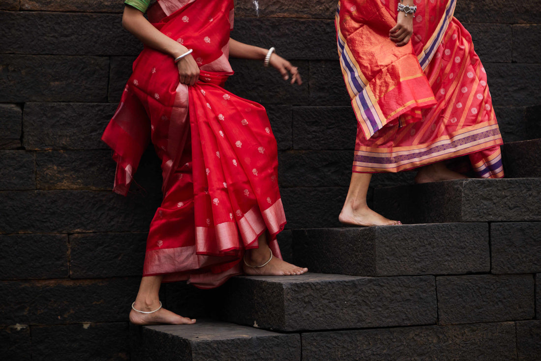 An introduction to the creation process, exquisite fabrics used and the types of Chanderi sarees produced in the looms of Chanderi